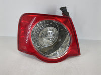 2008-2010 Volkswagen Passat Tail Light Assembly Driver Left OEM P/N:3C5 945 095 Fits Fits 2008 2009 2010 OEM Used Auto Parts