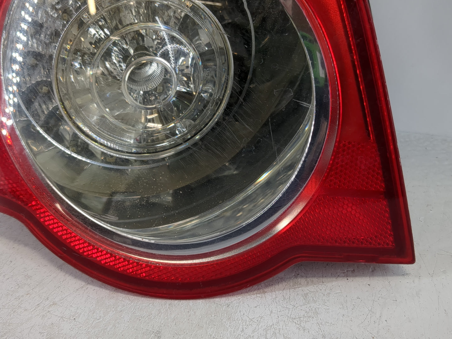 2008-2010 Volkswagen Passat Tail Light Assembly Driver Left OEM P/N:3C5 945 095 Fits Fits 2008 2009 2010 OEM Used Auto Parts