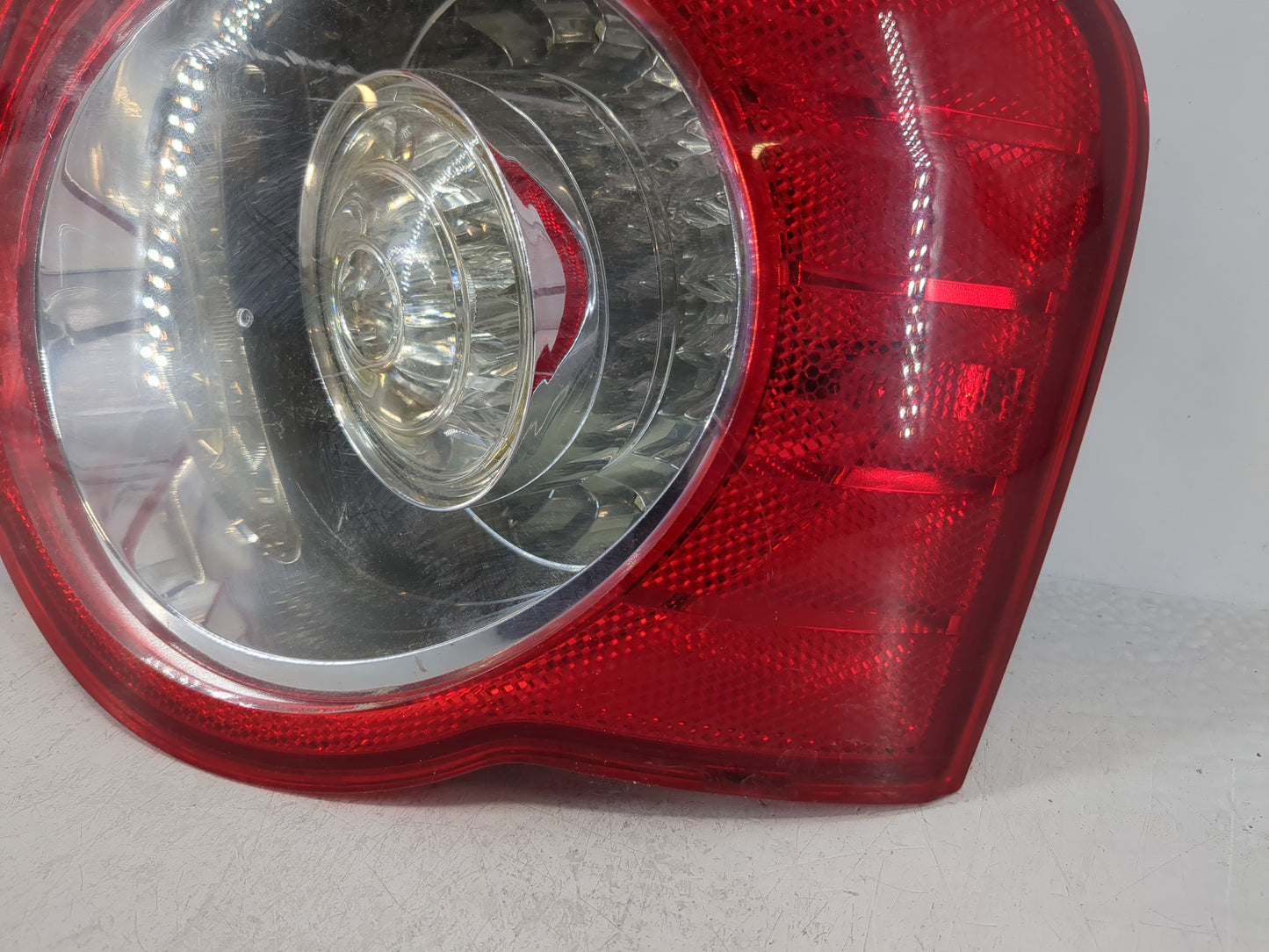 2008-2010 Volkswagen Passat Tail Light Assembly Passenger Right OEM P/N:3C5 945 096 J Fits Fits 2008 2009 2010 OEM Used Auto