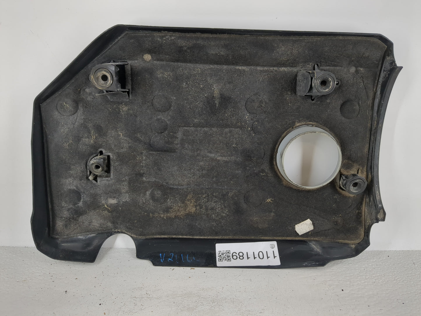 2010 Volkswagen Passat Engine Cover - Oemusedautoparts1.com