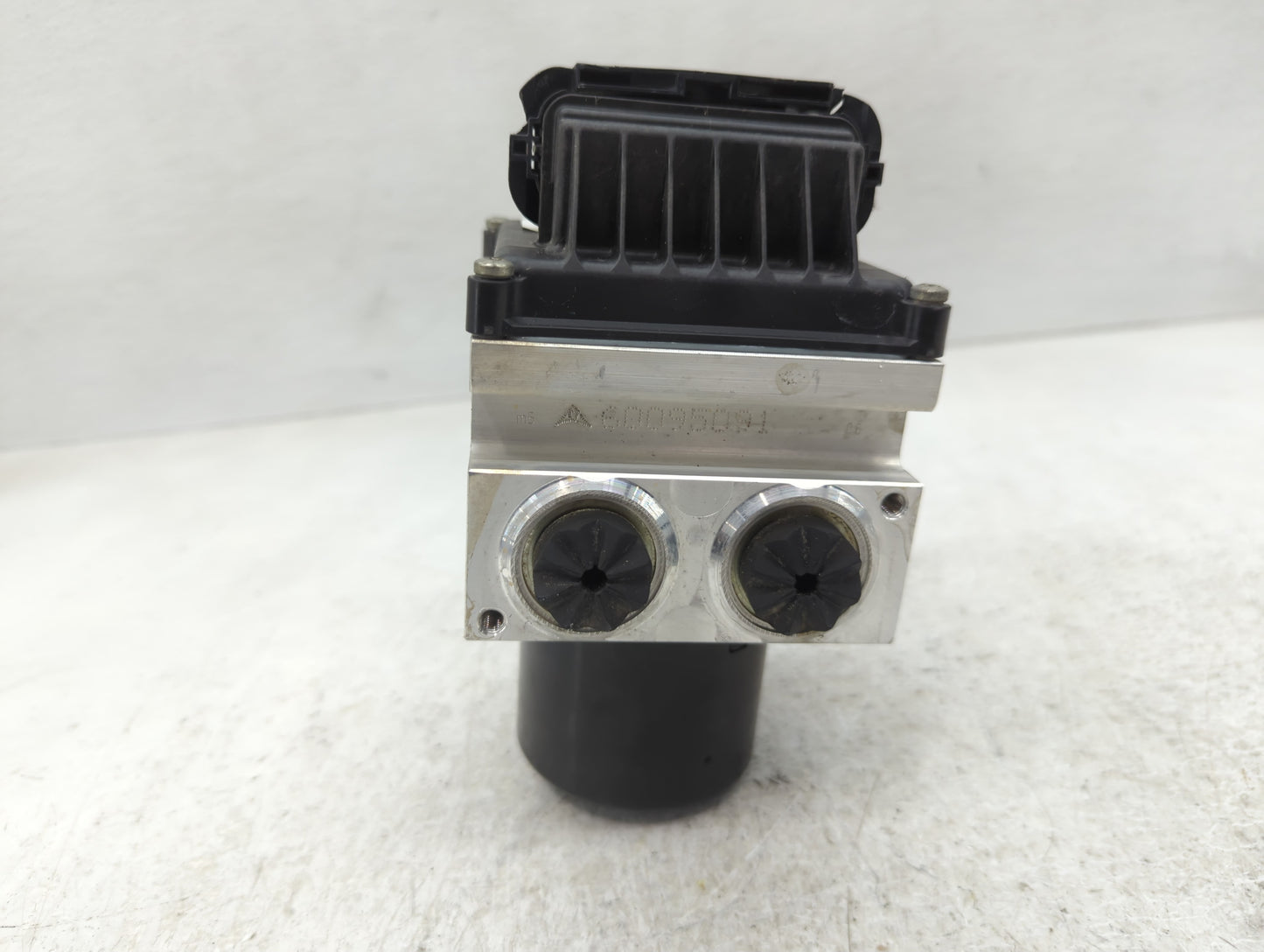 2009-2010 Volkswagen Passat ABS Pump Control Module Replacement P/N:3C0 614 109 AF Fits Fits 2009 2010 OEM Used Auto Parts -