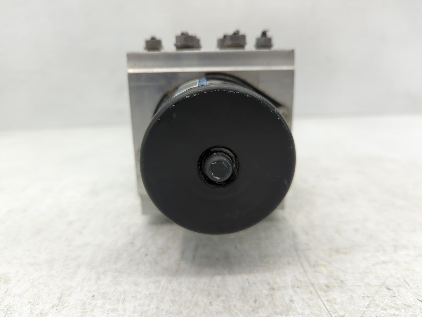 2009-2010 Volkswagen Passat ABS Pump Control Module Replacement P/N:3C0 614 109 AF Fits Fits 2009 2010 OEM Used Auto Parts -