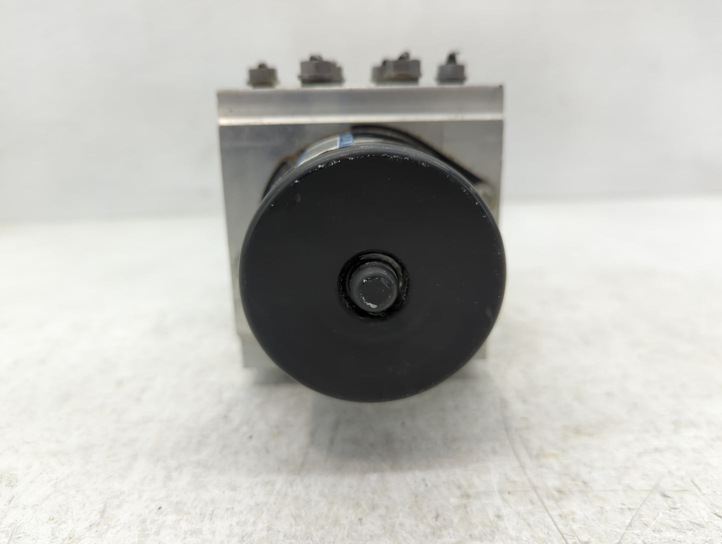2009-2010 Volkswagen Passat ABS Pump Control Module Replacement P/N:3C0 614 109 AF Fits Fits 2009 2010 OEM Used Auto Parts -