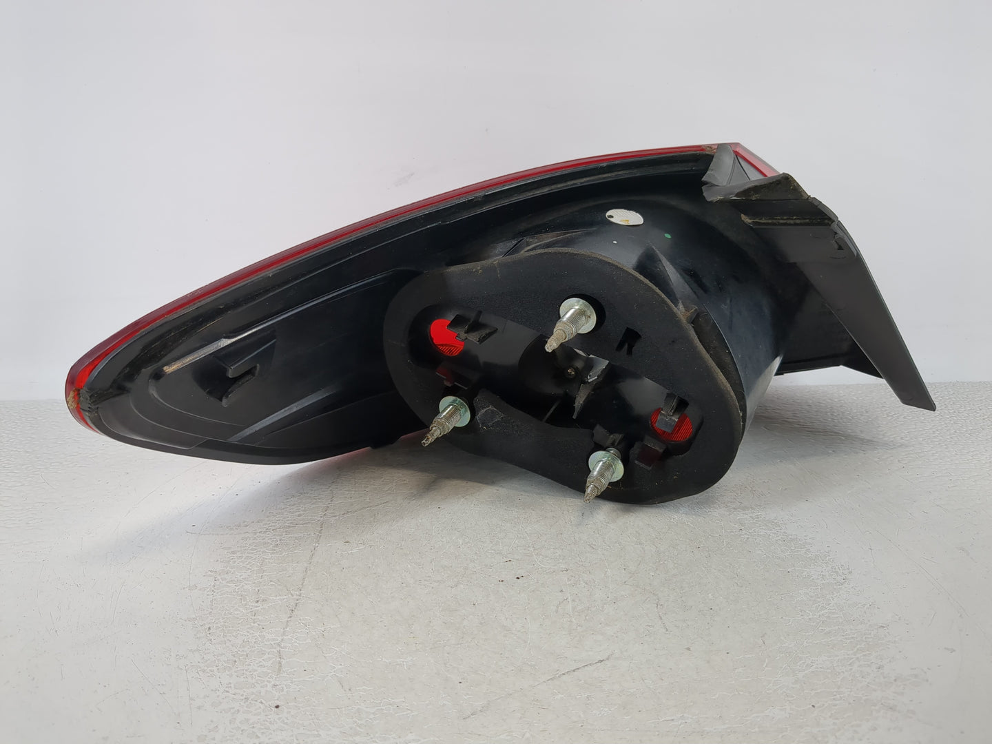 2008-2010 Volkswagen Passat Tail Light Assembly Passenger Right OEM P/N:3C89450960 Fits Fits 2008 2009 2010 OEM Used Auto Pa