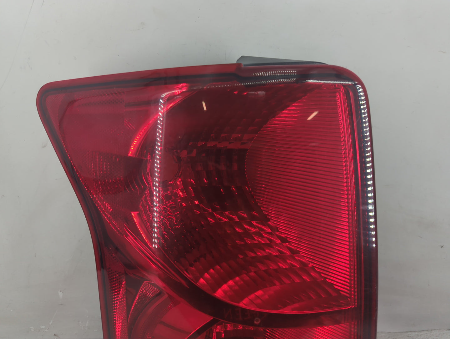 2010 Volkswagen Passat Tail Light Assembly Driver Left OEM P/N:ZSB 3C5 945 095J Fits OEM Used Auto Parts - Oemusedautoparts1