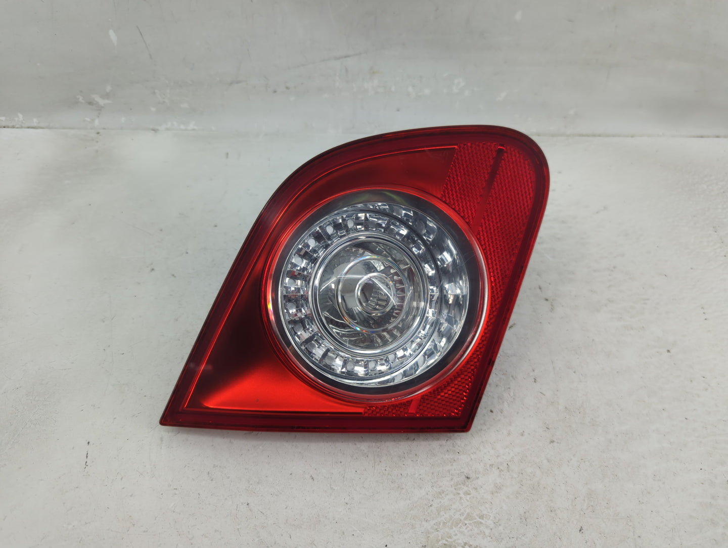 2008-2010 Volkswagen Passat Tail Light Assembly Driver Left OEM P/N:ZSB 3C5 945 093 Fits Fits 2008 2009 2010 OEM Used Auto P