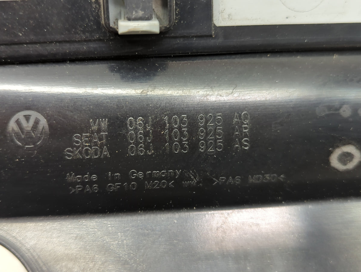 2010 Volkswagen Passat Engine Cover 1393552 - Oemusedautoparts1.com
