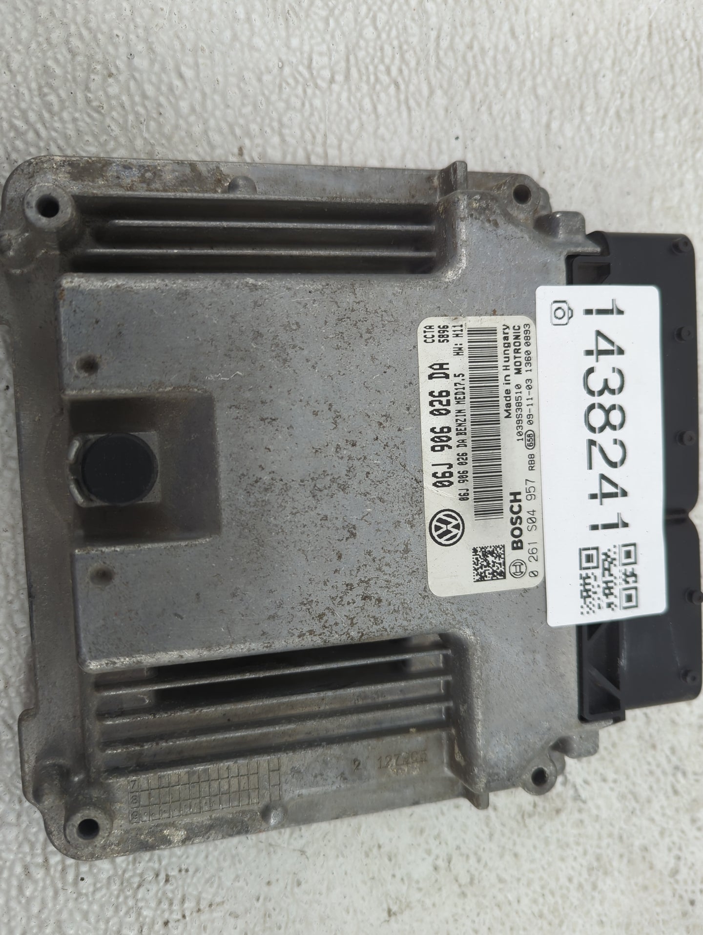 2010 Volkswagen Passat PCM Engine Control Computer ECU ECM PCU OEM P/N:06J906026DA, 0261S04957 Fits OEM Used Auto Parts - Oe