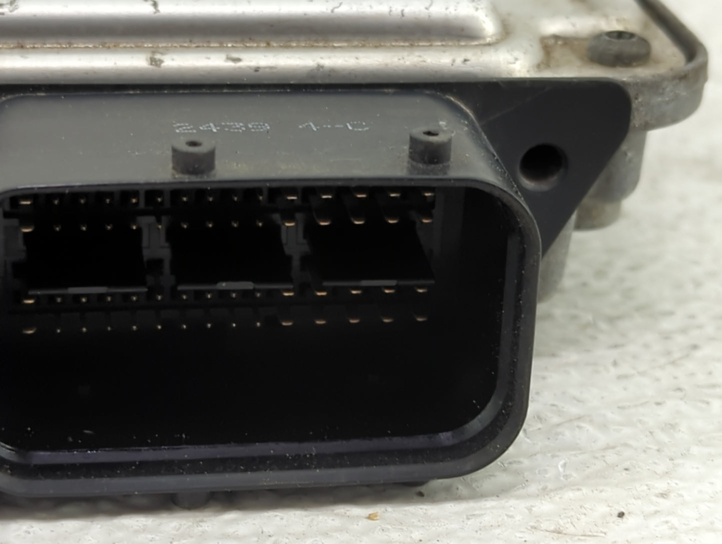 2010 Volkswagen Passat PCM Engine Control Computer ECU ECM PCU OEM P/N:06J906026DA, 0261S04957 Fits OEM Used Auto Parts - Oe