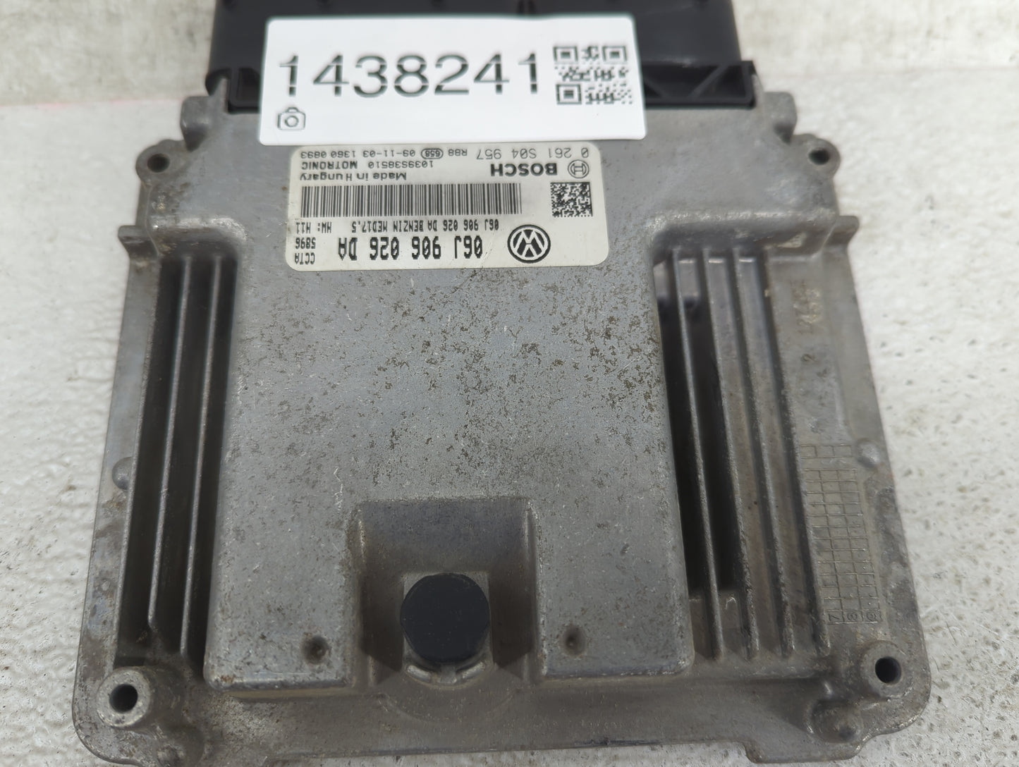 2010 Volkswagen Passat PCM Engine Control Computer ECU ECM PCU OEM P/N:06J906026DA, 0261S04957 Fits OEM Used Auto Parts - Oe