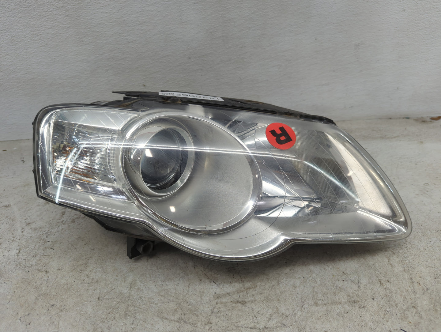 2008 Volkswagen Passat Passenger Right Oem Head Light Headlight Lamp - Oemusedautoparts1.com