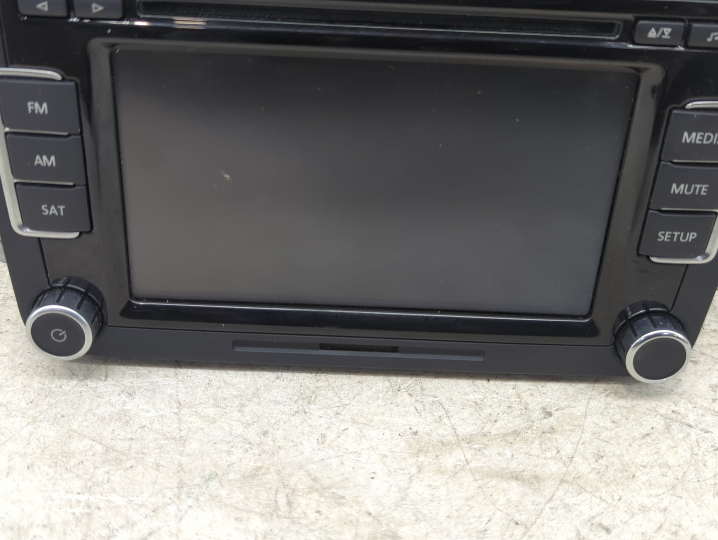 2006-2010 Volkswagen Passat Radio AM FM Cd Player Receiver Replacement P/N:1K0035180AC 28242585 Fits OEM Used Auto Parts - O