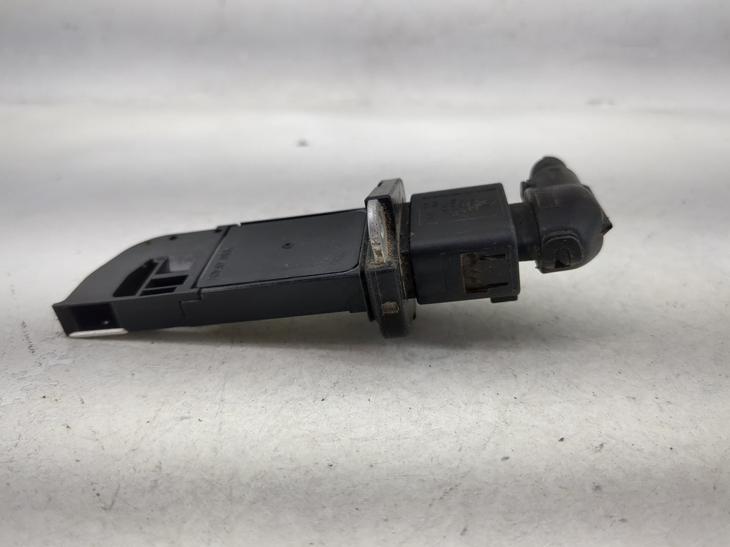 2008-2010 Volkswagen Passat Mass Air Flow Meter Maf 1485671 - Oemusedautoparts1.com