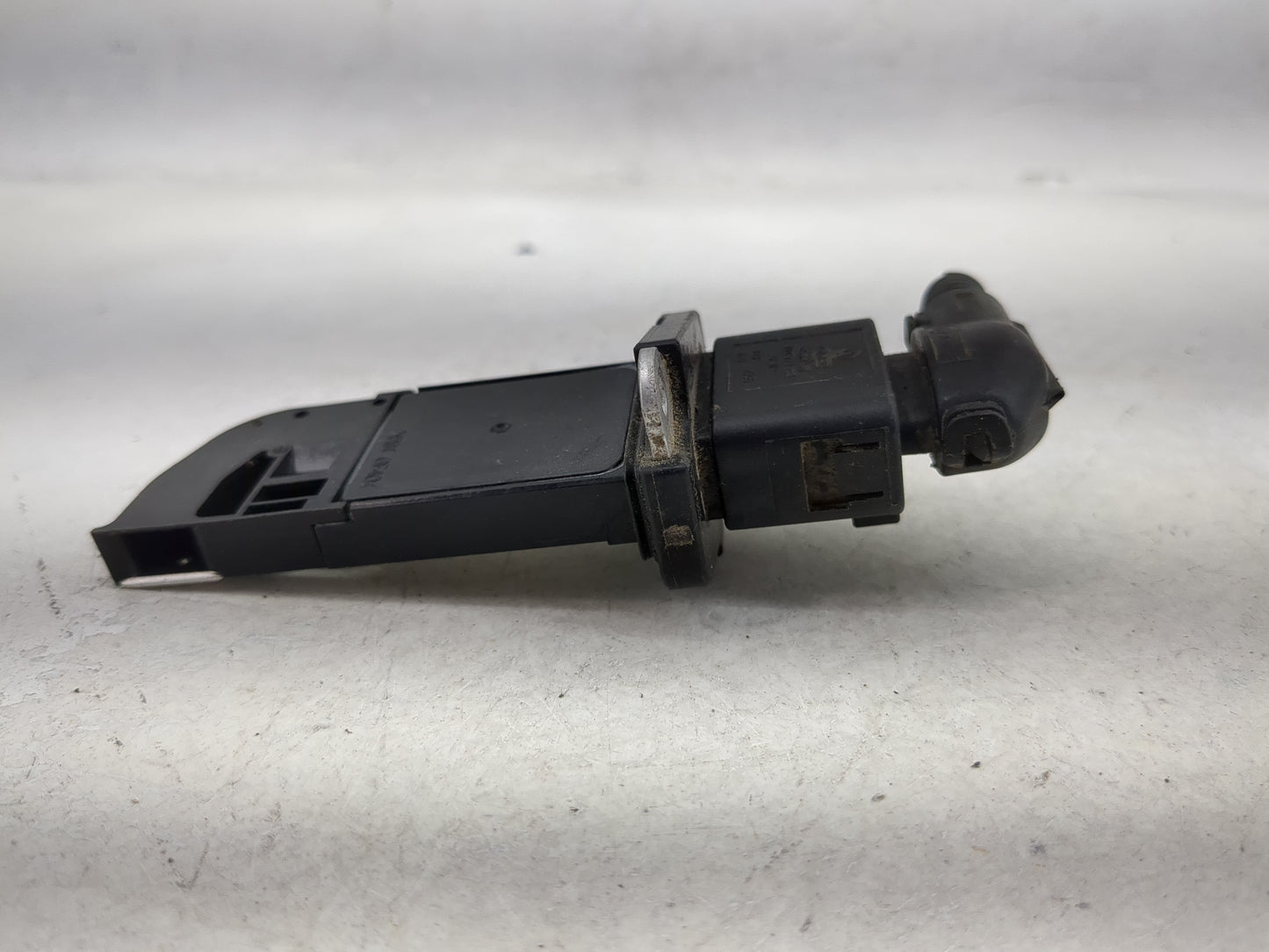 2008-2010 Volkswagen Passat Mass Air Flow Meter Maf 1485671 - Oemusedautoparts1.com