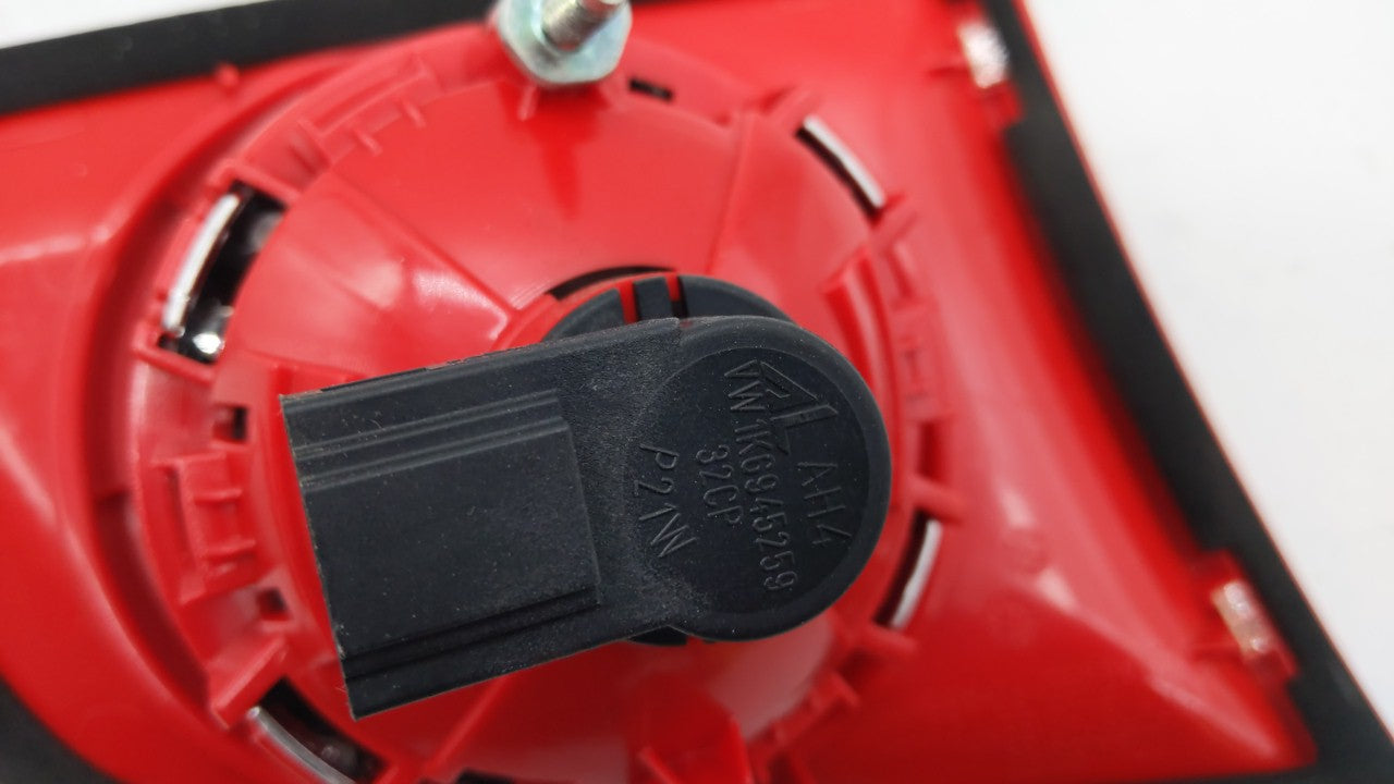 2006 Volkswagen Passat Passenger Right Side Deck Lid Mounted Tail Light 158848 - Oemusedautoparts1.com