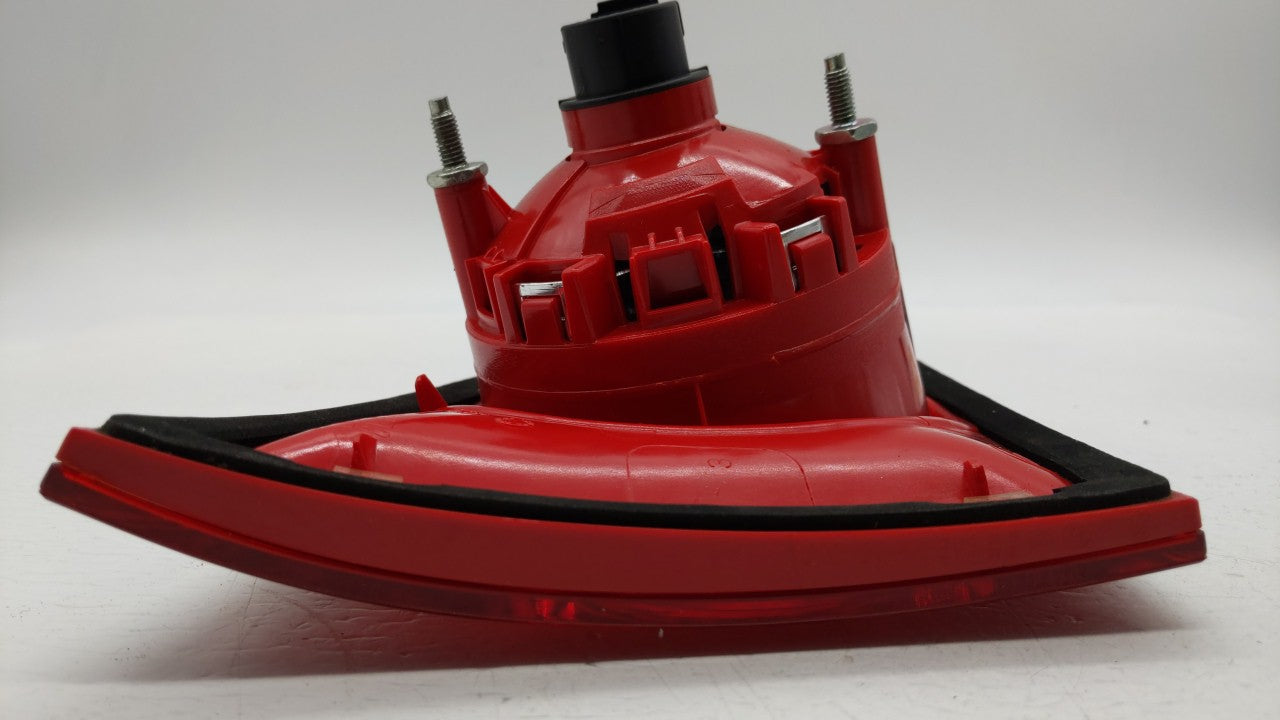 2006 Volkswagen Passat Passenger Right Side Deck Lid Mounted Tail Light 158848 - Oemusedautoparts1.com