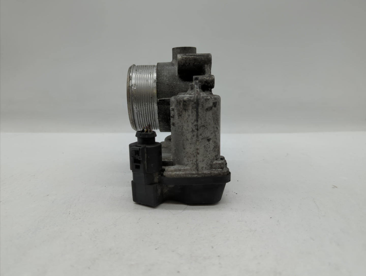 2006-2010 Volkswagen Passat Throttle Body P/N:06F 133 062 G 06F 133 062 Q Fits OEM Used Auto Parts - Oemusedautoparts1.com