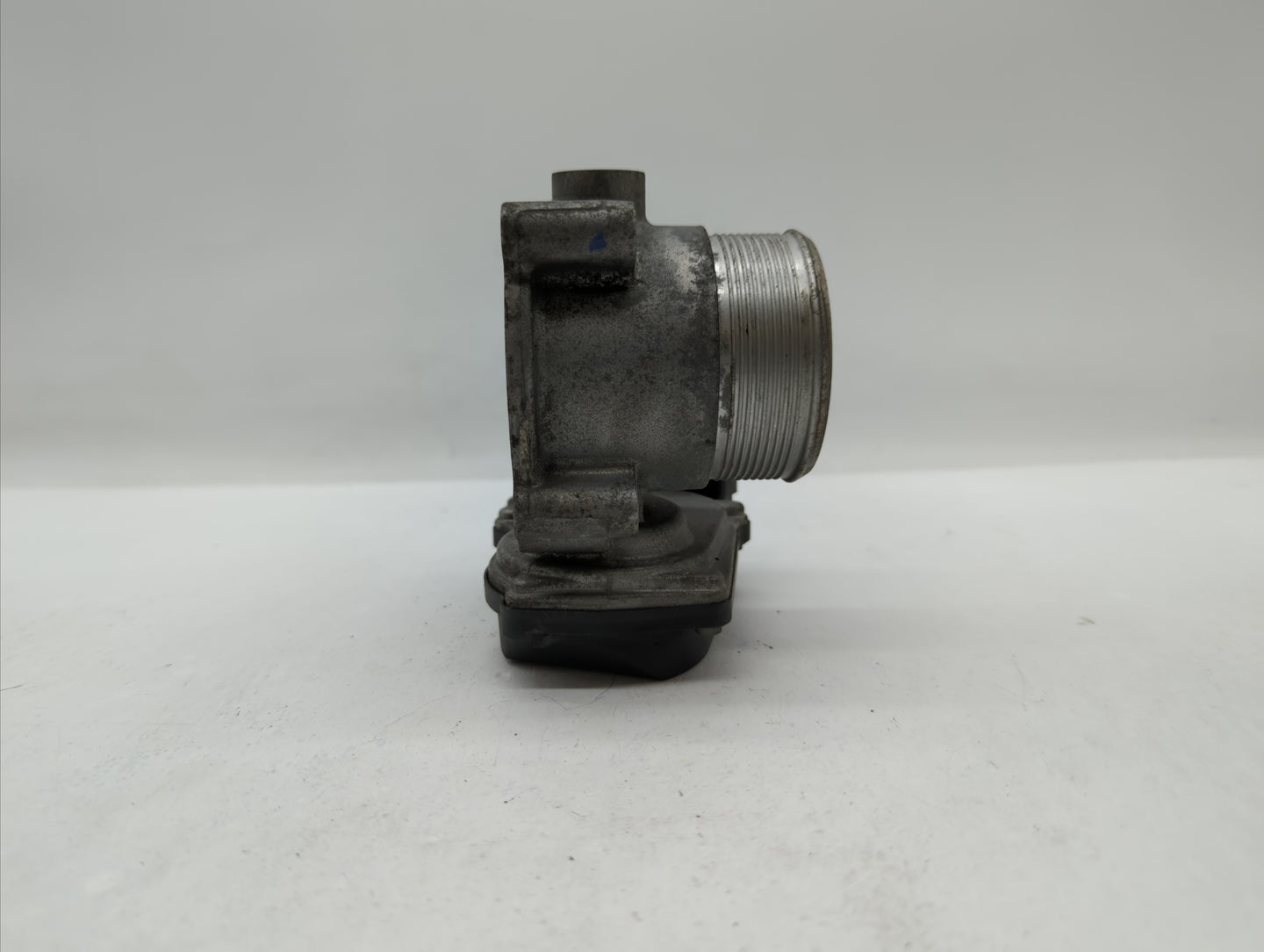 2006-2010 Volkswagen Passat Throttle Body P/N:06F 133 062 G 06F 133 062 Q Fits OEM Used Auto Parts - Oemusedautoparts1.com