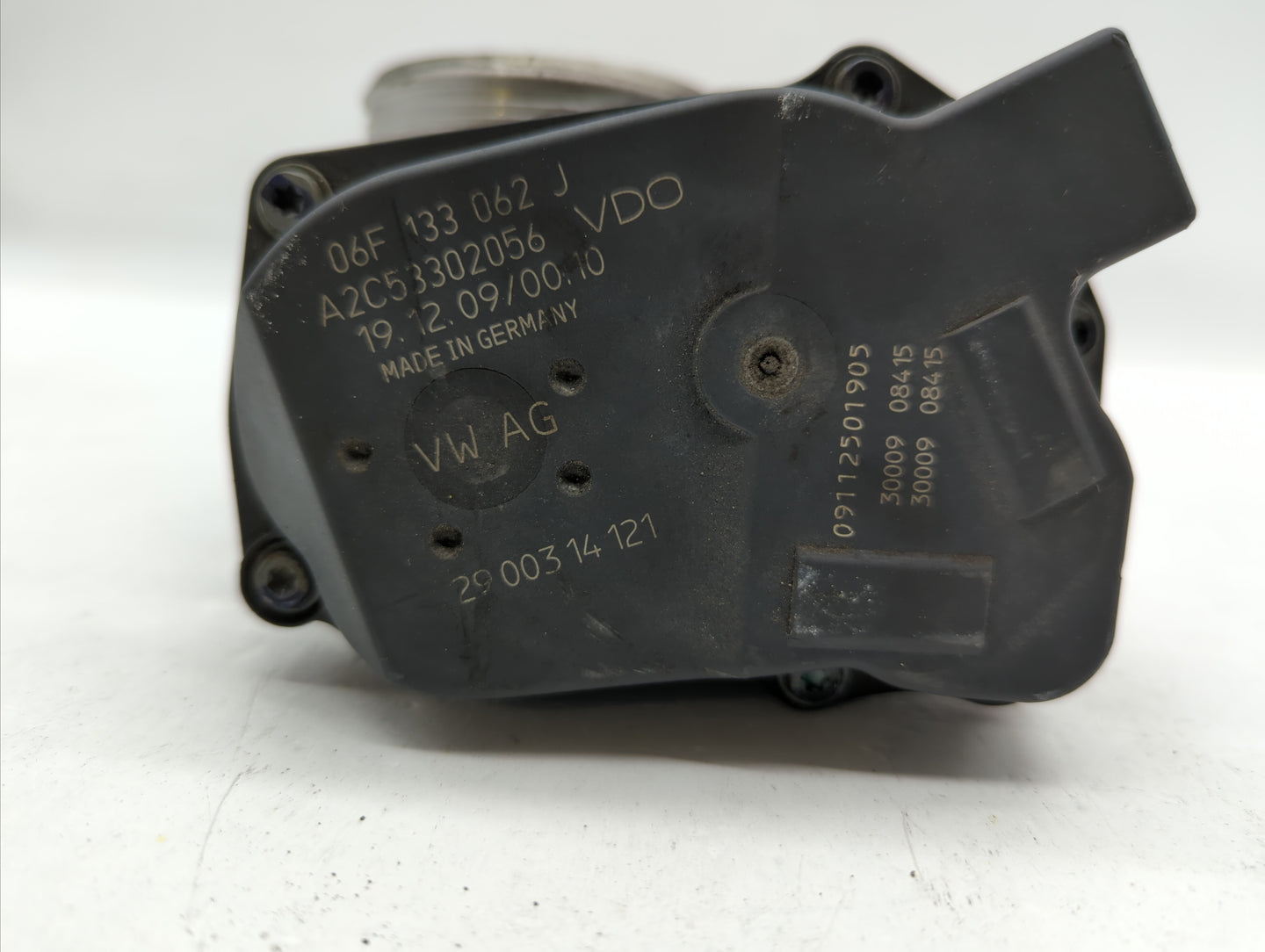 2006-2010 Volkswagen Passat Throttle Body P/N:06F 133 062 G 06F 133 062 Q Fits OEM Used Auto Parts - Oemusedautoparts1.com