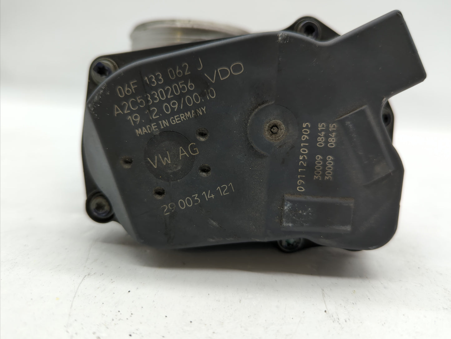 2006-2010 Volkswagen Passat Throttle Body P/N:06F 133 062 G 06F 133 062 Q Fits OEM Used Auto Parts - Oemusedautoparts1.com