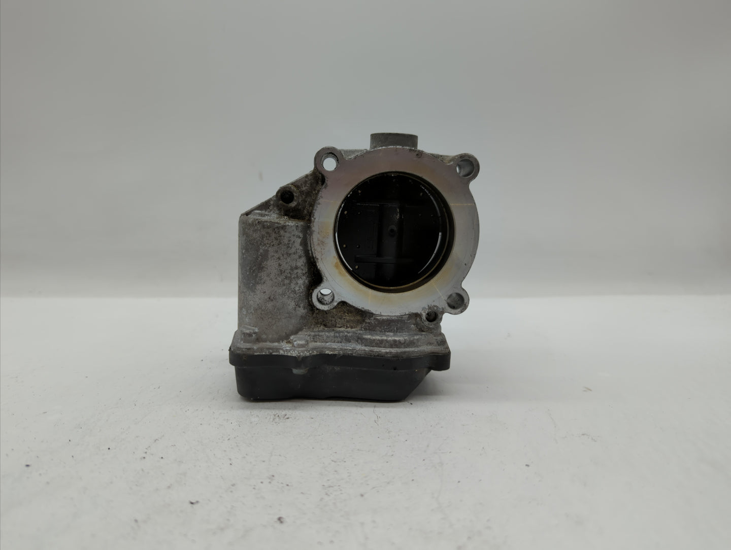 2006-2010 Volkswagen Passat Throttle Body P/N:06F 133 062 G 06F 133 062 Q Fits OEM Used Auto Parts - Oemusedautoparts1.com