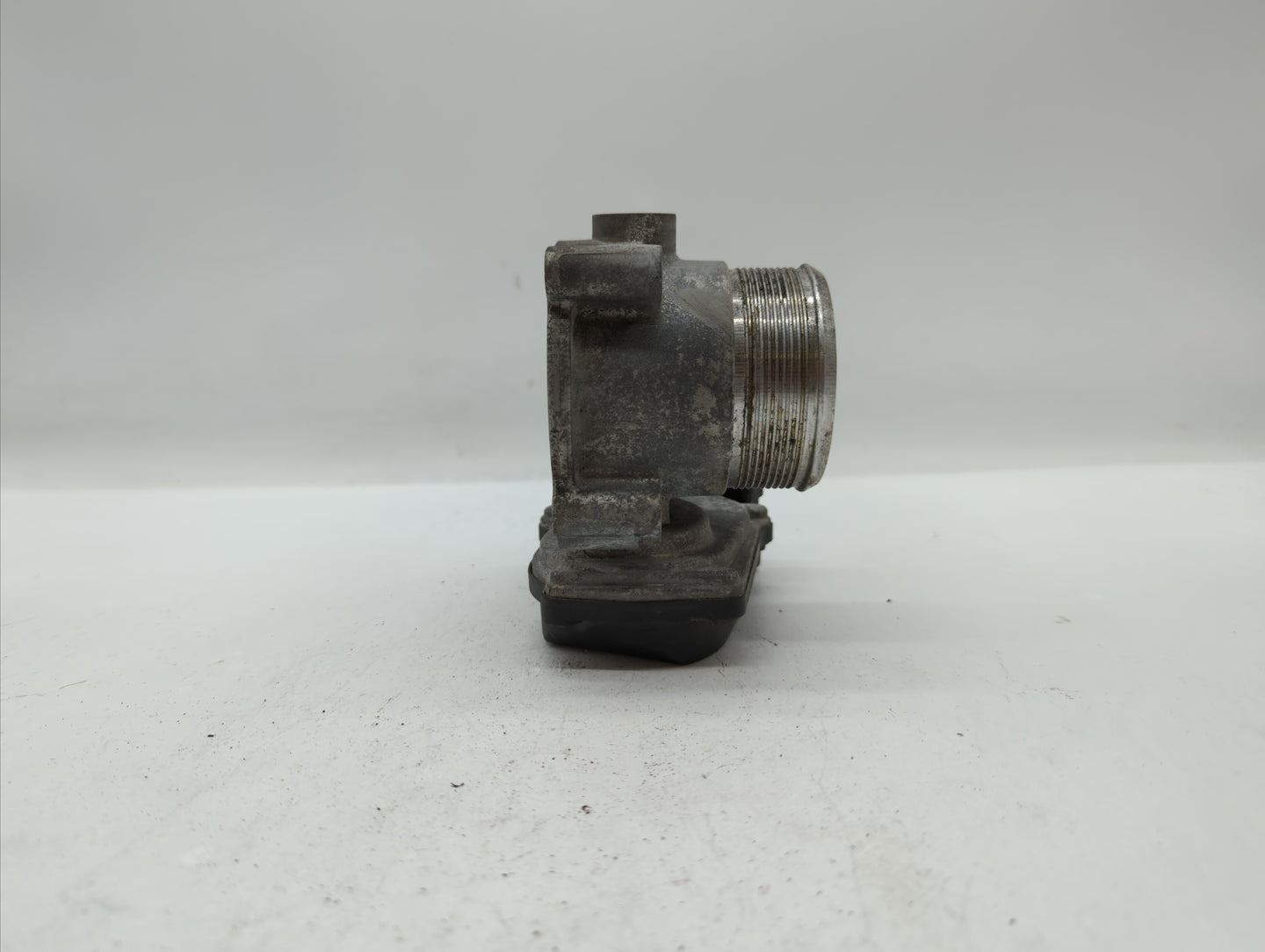 2006-2010 Volkswagen Passat Throttle Body P/N:06F 133 062 G 06F 133 062 Q Fits OEM Used Auto Parts - Oemusedautoparts1.com