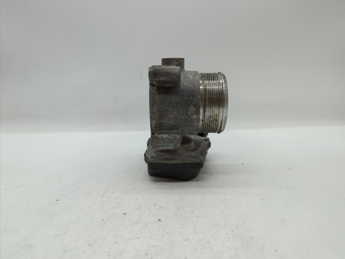 2006-2010 Volkswagen Passat Throttle Body P/N:06F 133 062 G 06F 133 062 Q Fits OEM Used Auto Parts - Oemusedautoparts1.com