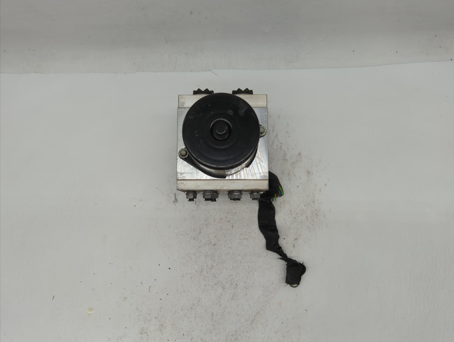 2009-2010 Volkswagen Passat ABS Pump Control Module Replacement P/N:3C0614109T 3C0.614.109.T, 3C0.614.109.P Fits Fits 2009 2