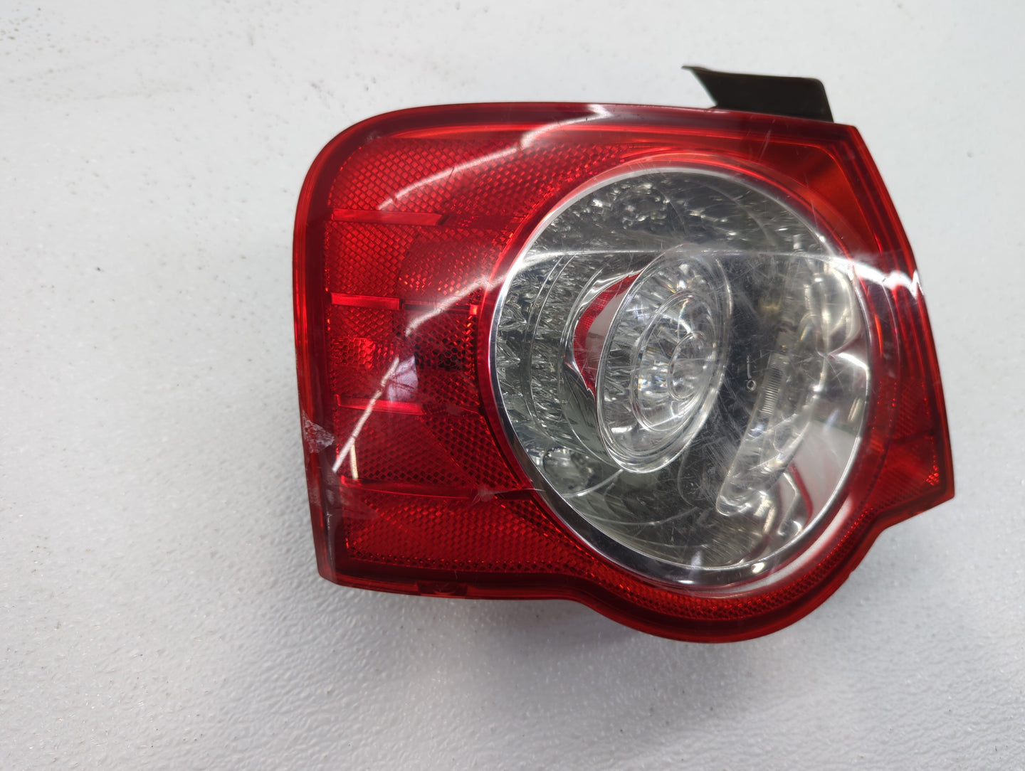 2008-2010 Volkswagen Passat Tail Light Assembly Passenger Right OEM P/N:ZSB 3C5 945 095J Fits Fits 2008 2009 2010 OEM Used A