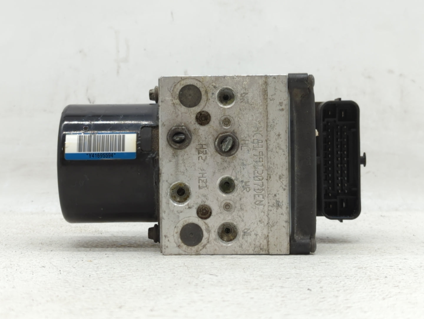 2009-2010 Volkswagen Passat ABS Pump Control Module Replacement P/N:3C0.614.109.T 3C0614109T, 3C0.614.109.P Fits Fits 2009 2