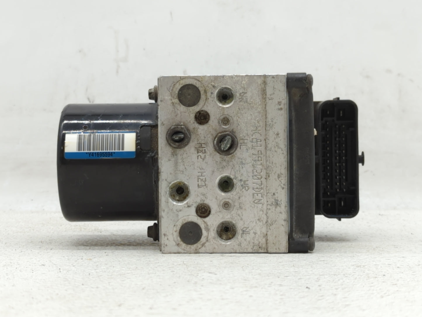 2009-2010 Volkswagen Passat ABS Pump Control Module Replacement P/N:3C0.614.109.T 3C0614109T, 3C0.614.109.P Fits Fits 2009 2