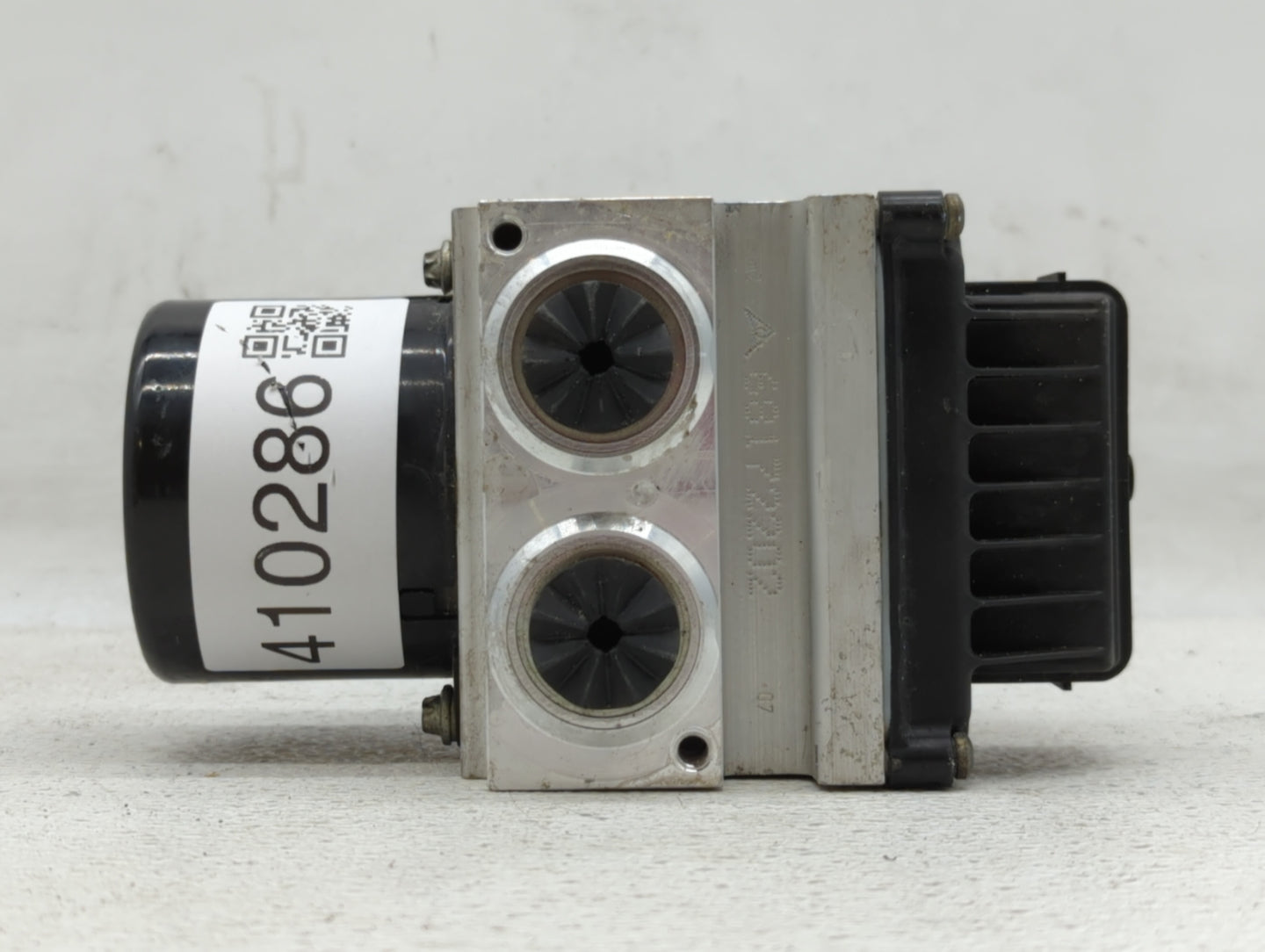 2009-2010 Volkswagen Passat ABS Pump Control Module Replacement P/N:3C0.614.109.T 3C0614109T, 3C0.614.109.P Fits Fits 2009 2