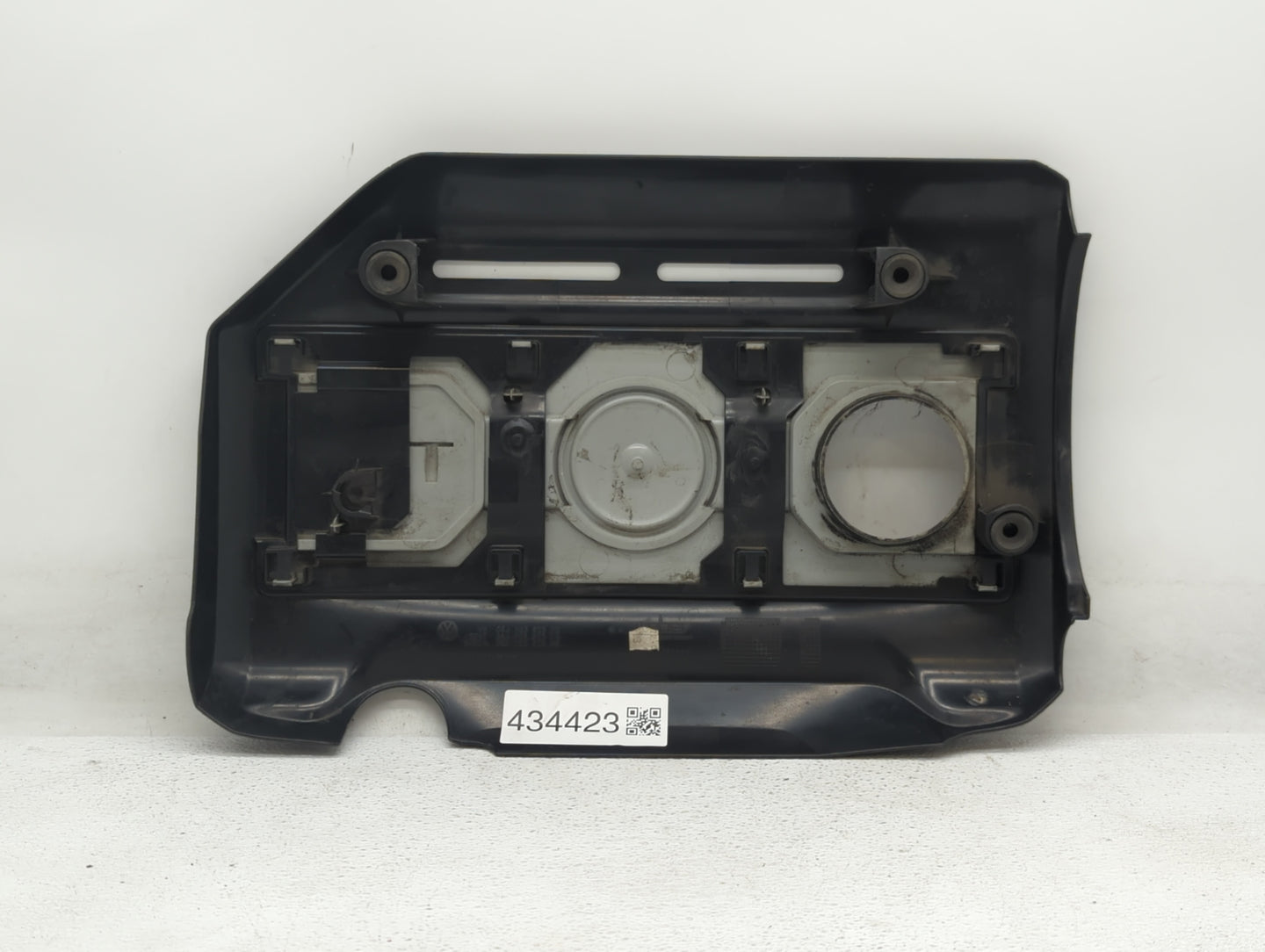 2010 Volkswagen Passat Engine Cover - Oemusedautoparts1.com