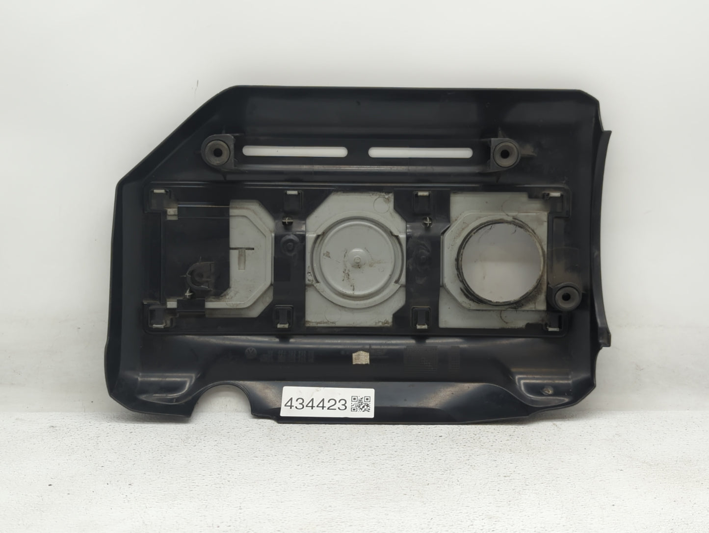 2010 Volkswagen Passat Engine Cover - Oemusedautoparts1.com
