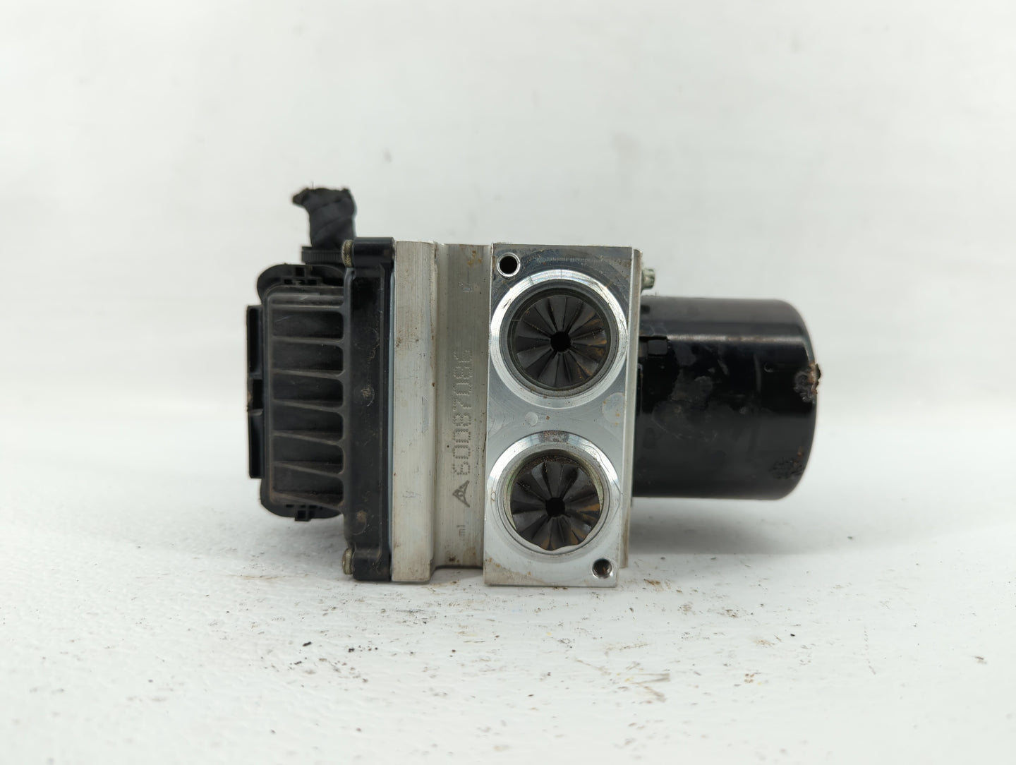 2009-2010 Volkswagen Passat ABS Pump Control Module Replacement P/N:3C0.614.109.T 3C0614109T, 3C0.614.109.P Fits Fits 2009 2