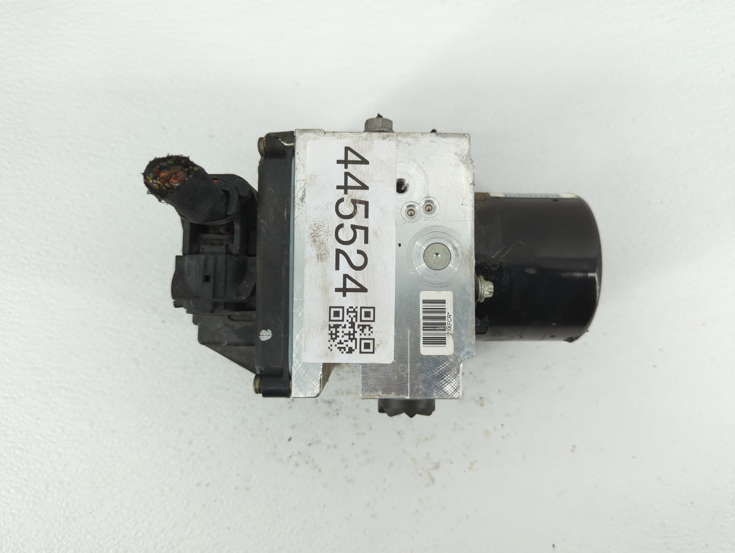 2009-2010 Volkswagen Passat ABS Pump Control Module Replacement P/N:3C0.614.109.T 3C0614109T, 3C0.614.109.P Fits Fits 2009 2