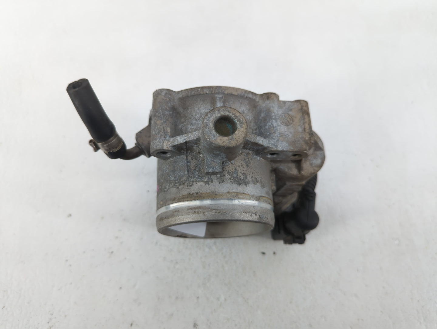 2008-2010 Volkswagen Passat Throttle Body P/N:03H133062C Fits OEM Used Auto Parts - Oemusedautoparts1.com