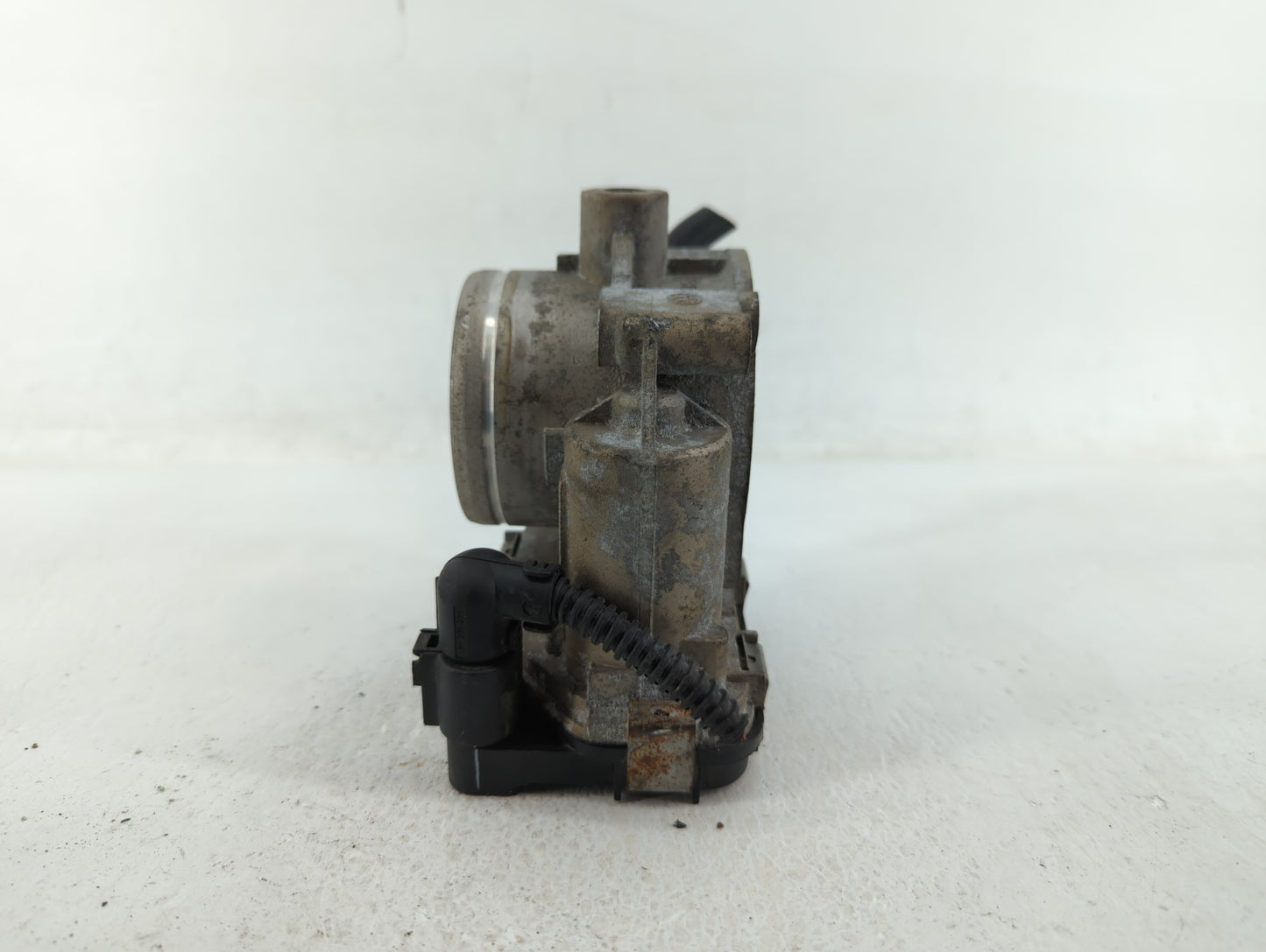 2008-2010 Volkswagen Passat Throttle Body P/N:03H133062C Fits OEM Used Auto Parts - Oemusedautoparts1.com