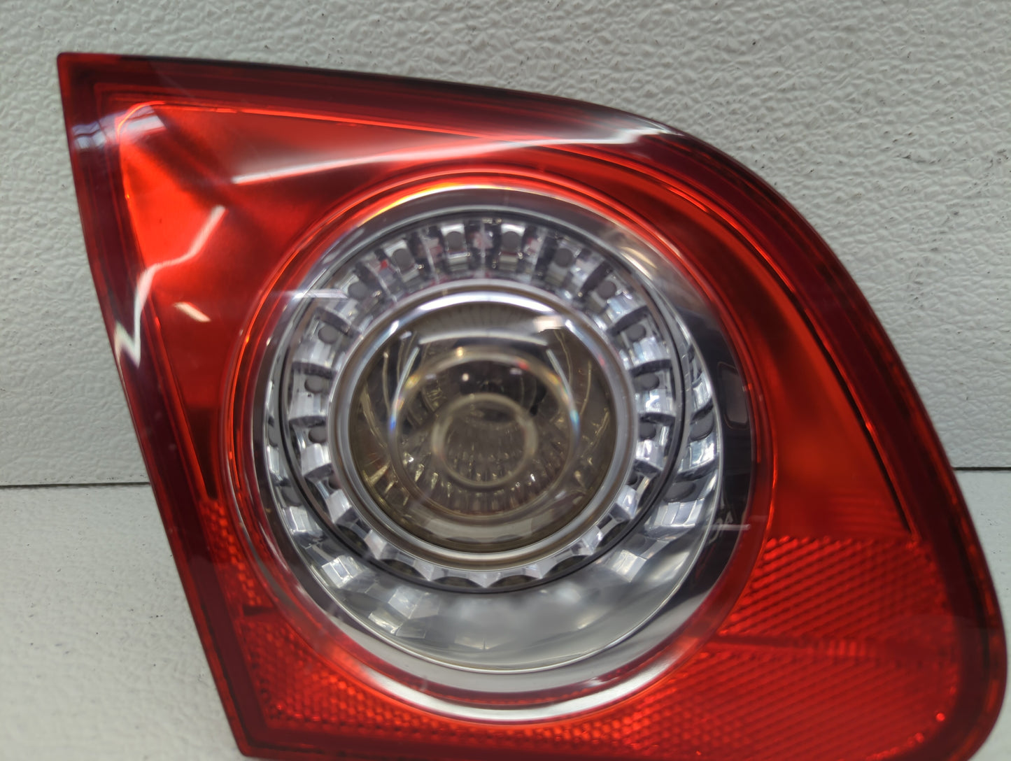 2006-2010 Volkswagen Passat Tail Light Assembly Driver Left OEM P/N:ZSB 3C5 945 093 F ZSB 3C5 945 093 D Fits OEM Used Auto P