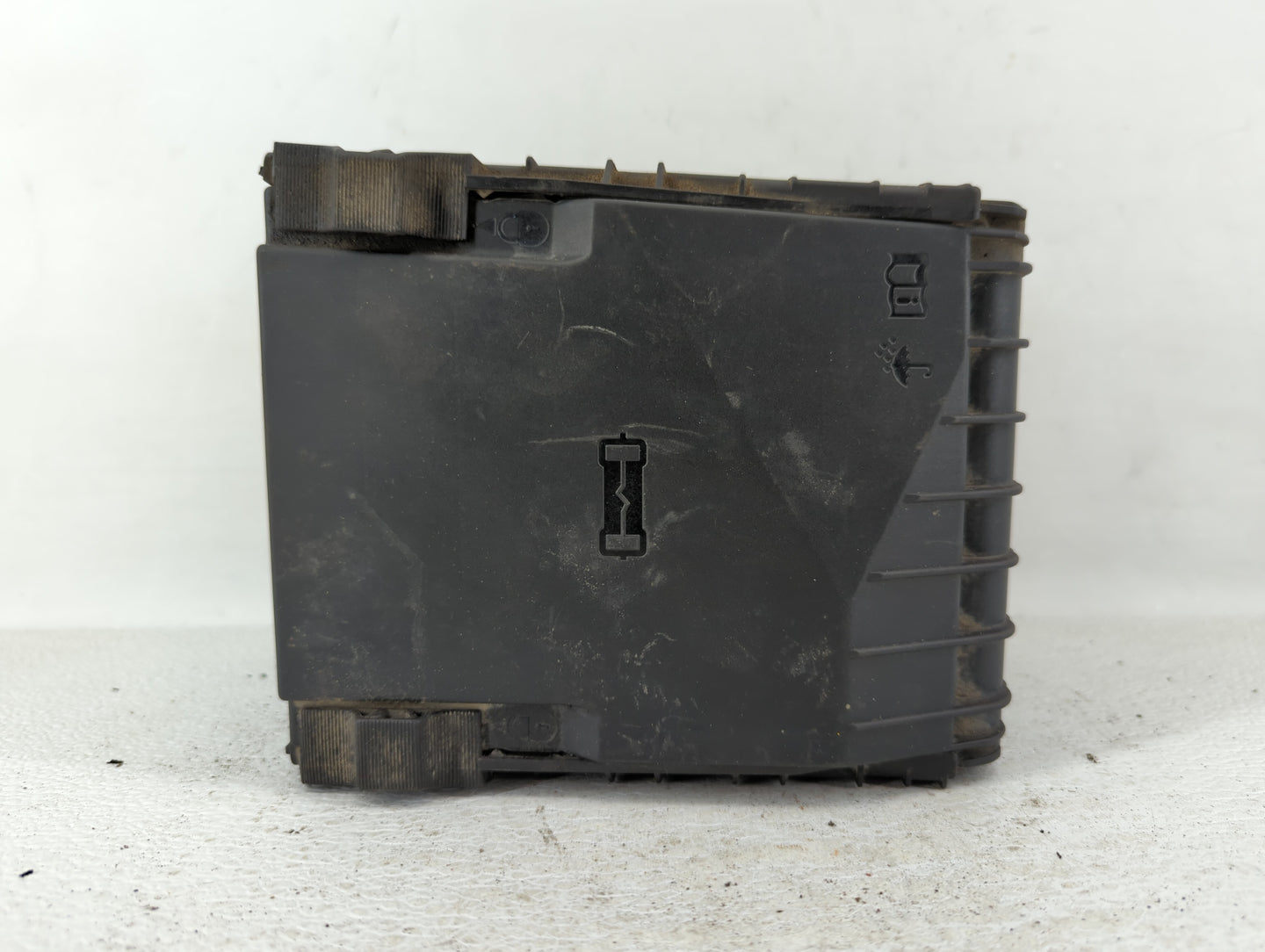 2008-2010 Volkswagen Passat Fusebox Fuse Box Panel Relay Module P/N:3C0 937 125 3C0 937 125 A Fits OEM Used Auto Parts - Oem