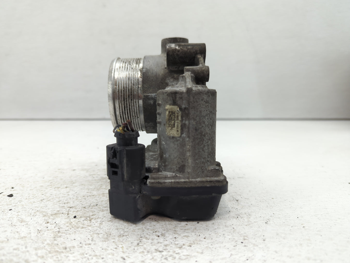 2006-2010 Volkswagen Passat Throttle Body P/N:06F 133 062 Q 06F 133 062 J Fits OEM Used Auto Parts - Oemusedautoparts1.com