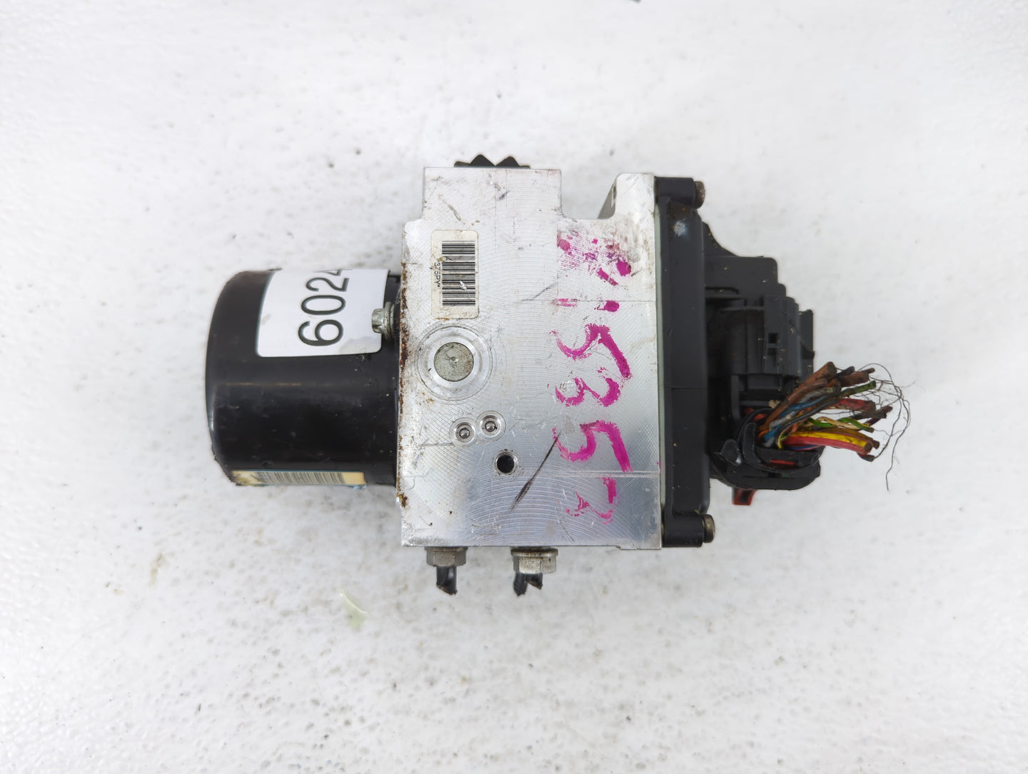 2009-2010 Volkswagen Passat ABS Pump Control Module Replacement P/N:3C0.614.109.T 3C0614109T, 3C0.614.109.P Fits Fits 2009 2