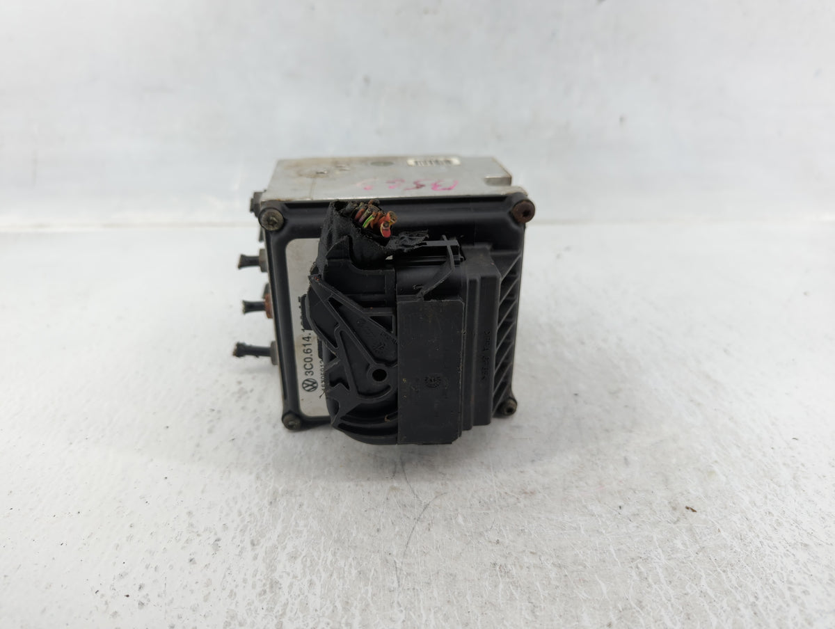 2009-2010 Volkswagen Passat Anti-Lock Brake ABS Pump Module Actuator OEM P/N:3C0 614 109 AF Fits Fits 2009 2010 OEM Used Aut