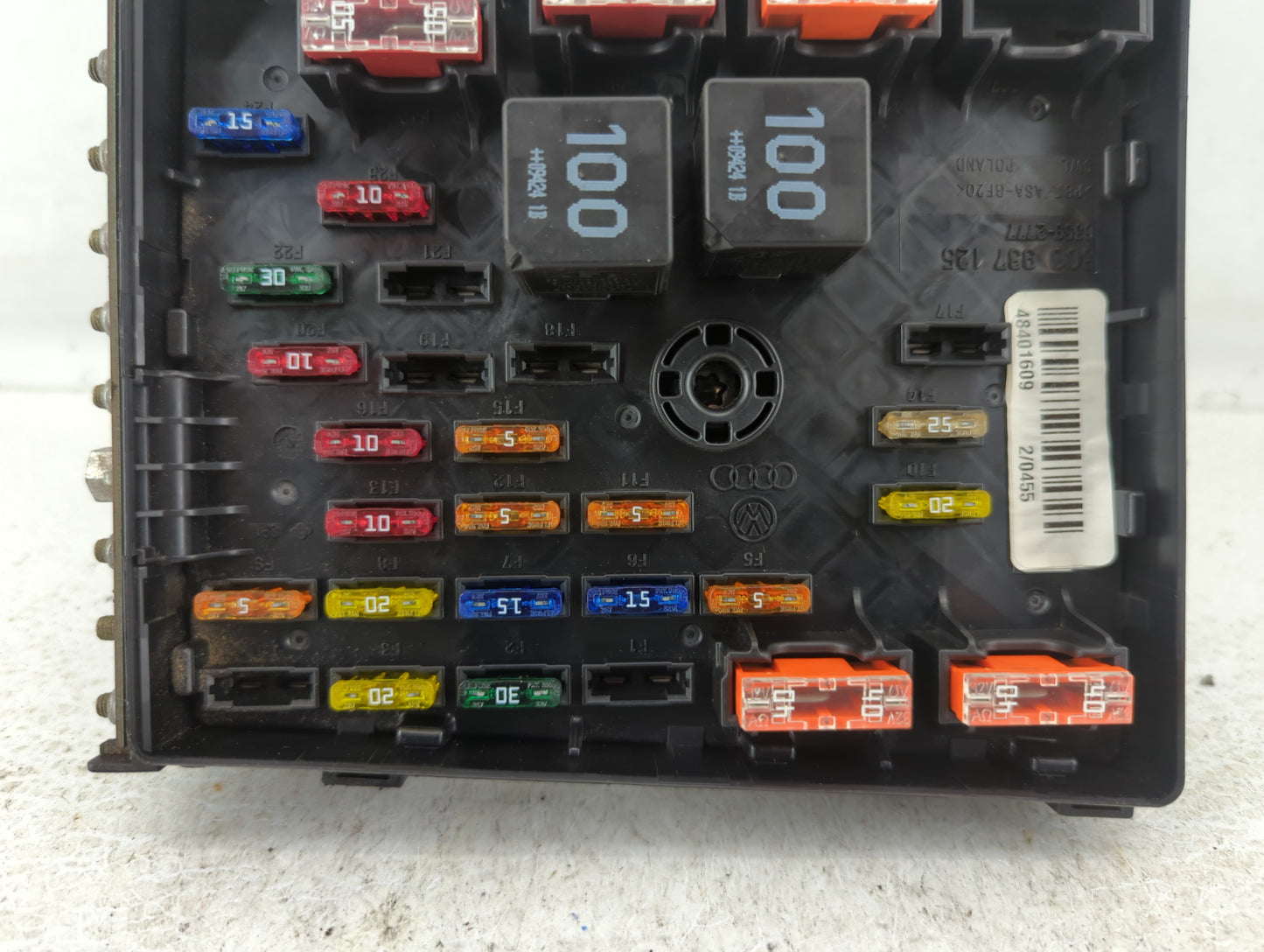 2008-2010 Volkswagen Passat Fusebox Fuse Box Panel Relay Module P/N:6359-2777 3C0 937 125 Fits OEM Used Auto Parts - Oemused
