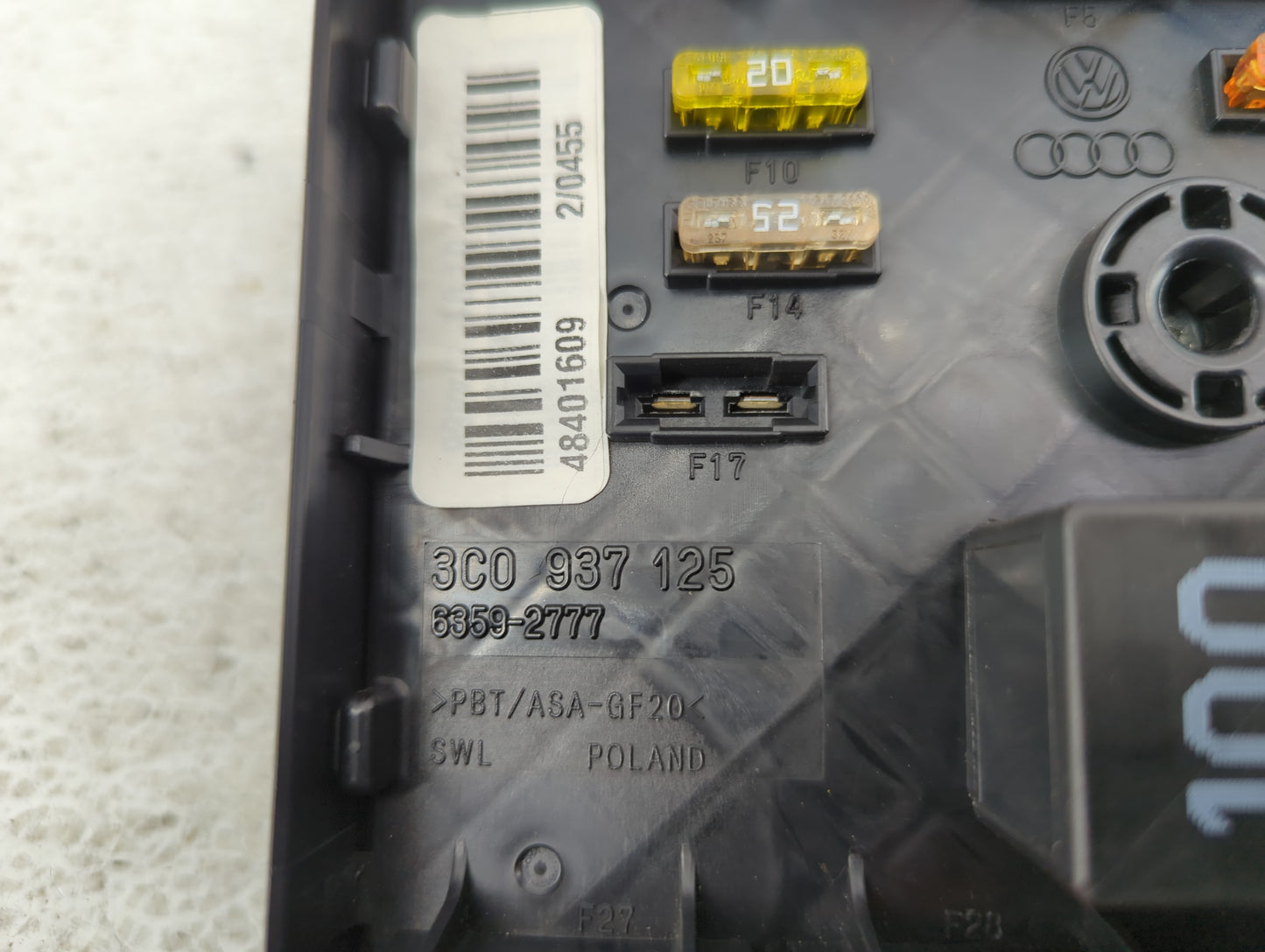 2008-2010 Volkswagen Passat Fusebox Fuse Box Panel Relay Module P/N:6359-2777 3C0 937 125 Fits OEM Used Auto Parts - Oemused