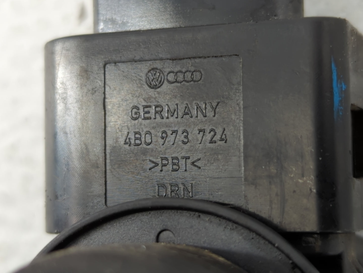 2008-2010 Volkswagen Passat Ignition Coil Igniter Pack - Oemusedautoparts1.com