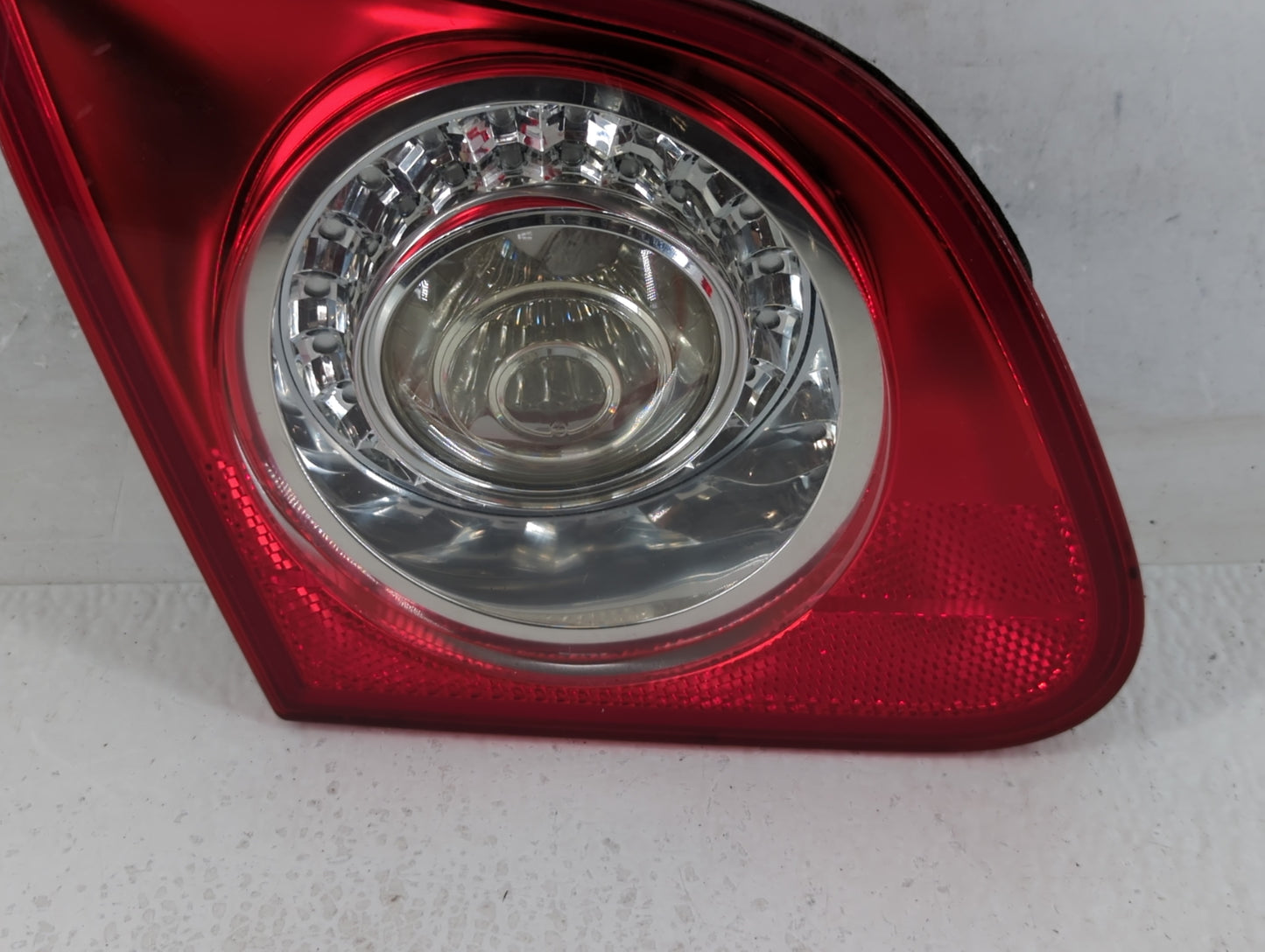 2008-2010 Volkswagen Passat Tail Light Assembly Driver Left OEM P/N:3C9 945 095F Fits Fits 2008 2009 2010 OEM Used Auto Part