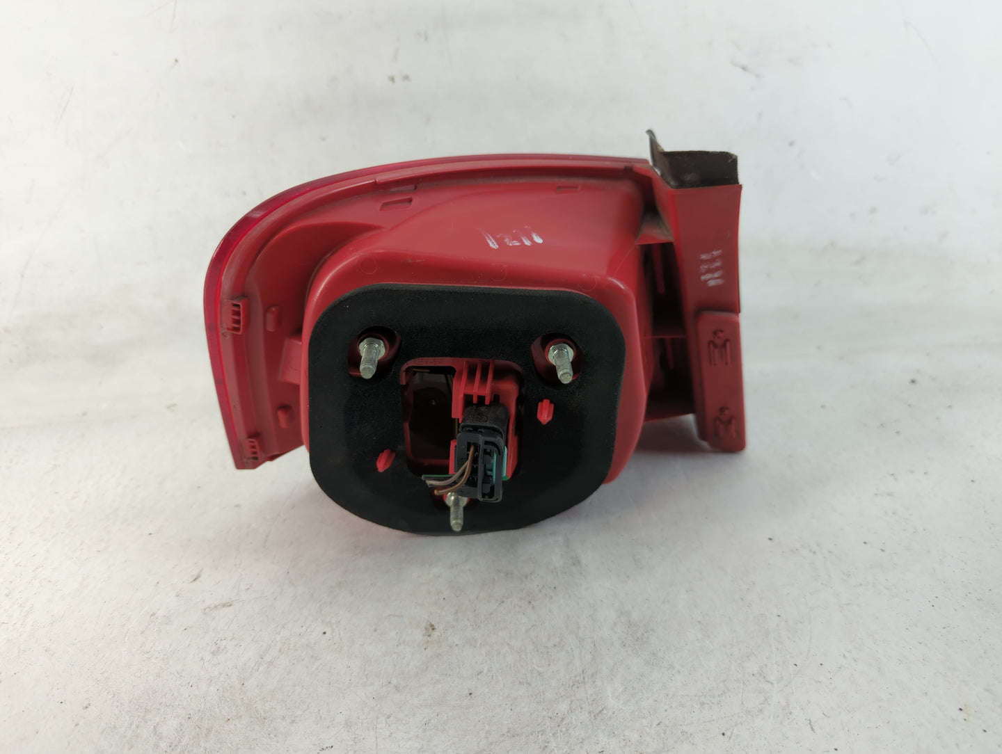 2006-2010 Volkswagen Passat Tail Light Assembly Passenger Right OEM P/N:ZSB 3C5 945 096 D Fits Fits 2006 2007 2008 2009 2010