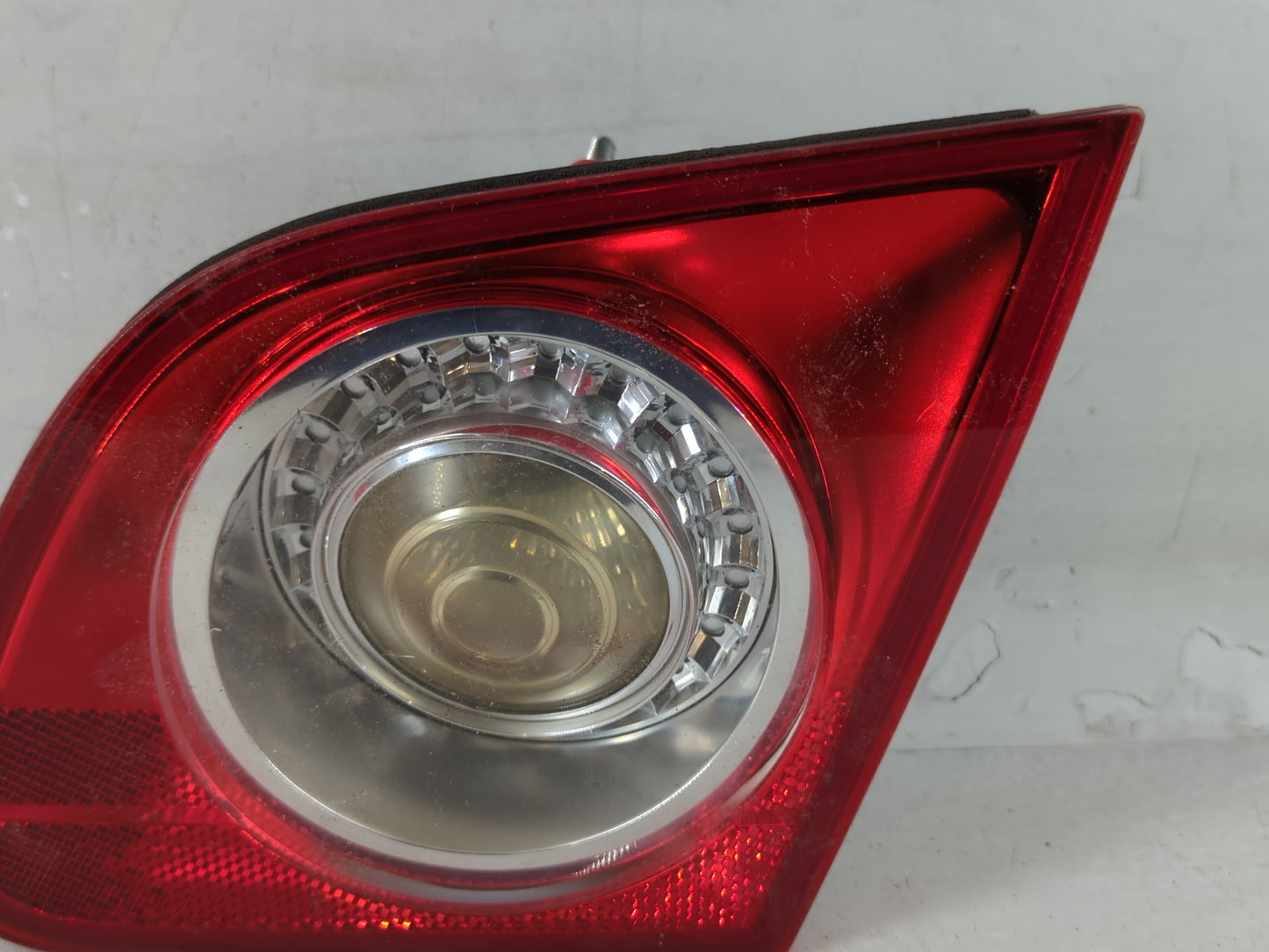 2008-2010 Volkswagen Passat Tail Light Assembly Passenger Right OEM P/N:3C5 945 094 E Fits Fits 2008 2009 2010 OEM Used Auto