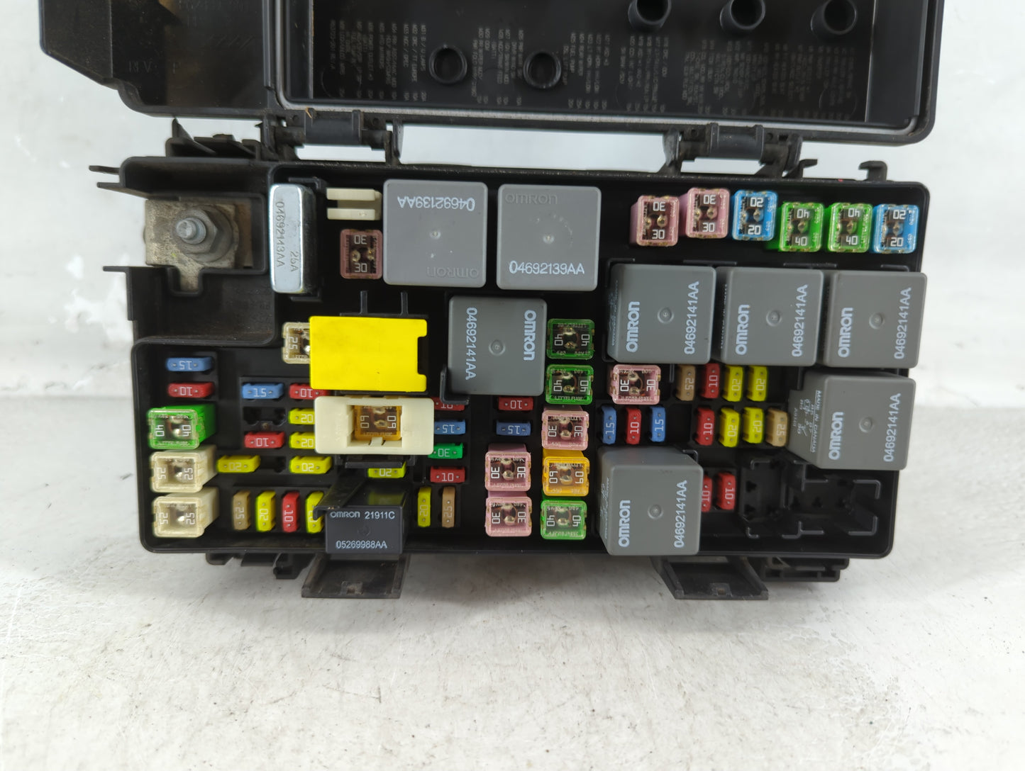 2009-2014 Volkswagen Routan Fusebox Fuse Box Panel Relay Module P/N:RT226202F7 Fits Fits 2009 2010 2011 2012 2013 2014 OEM U